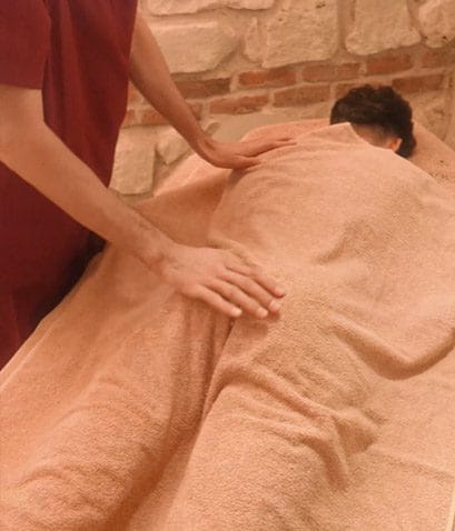 Altın dokunuşlu bakım, masaj ve köpük ritüeliyle Ottoman Treasure hamam paketi – Acemoğlu Tarihi Hamam